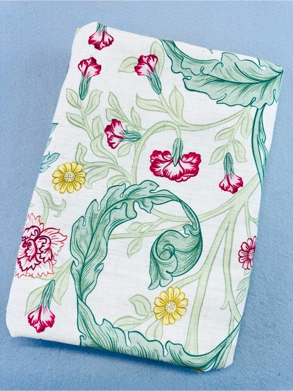 Patdrea Vintage French Linen Tablecloth, Rectangular, 110